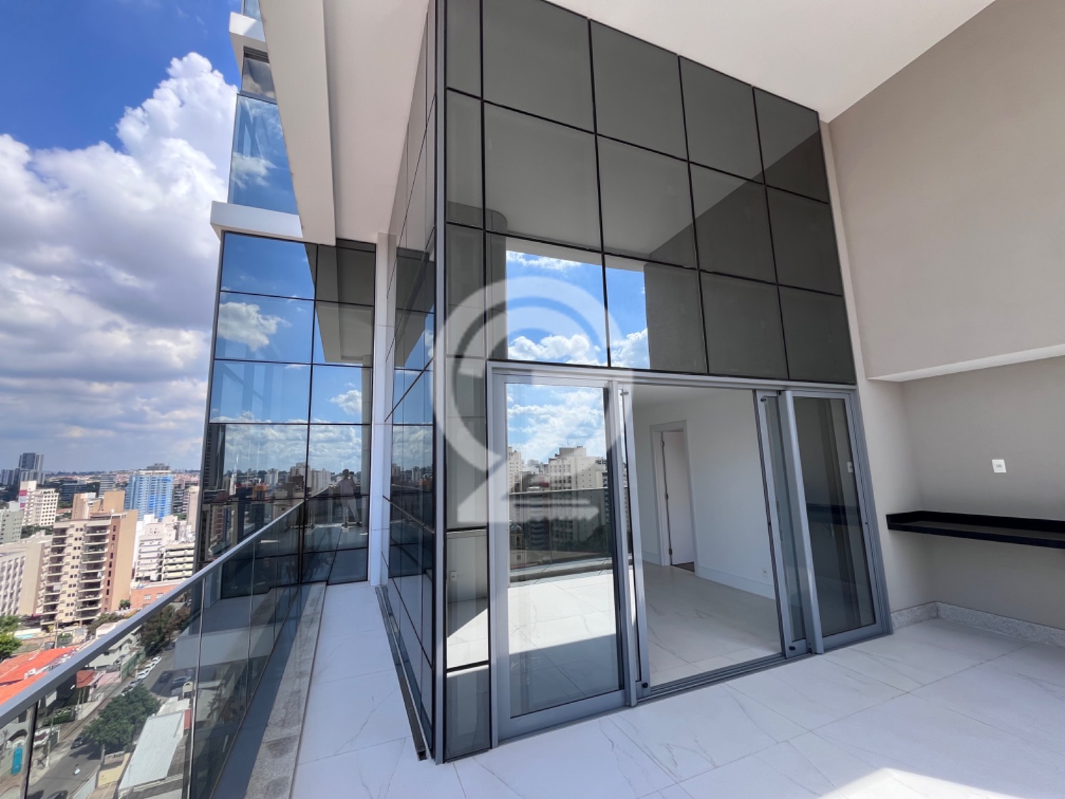 Lindo Apartamento Duplex Cambuí Campinas 193m2 em , Campinas - sp | SoloBR