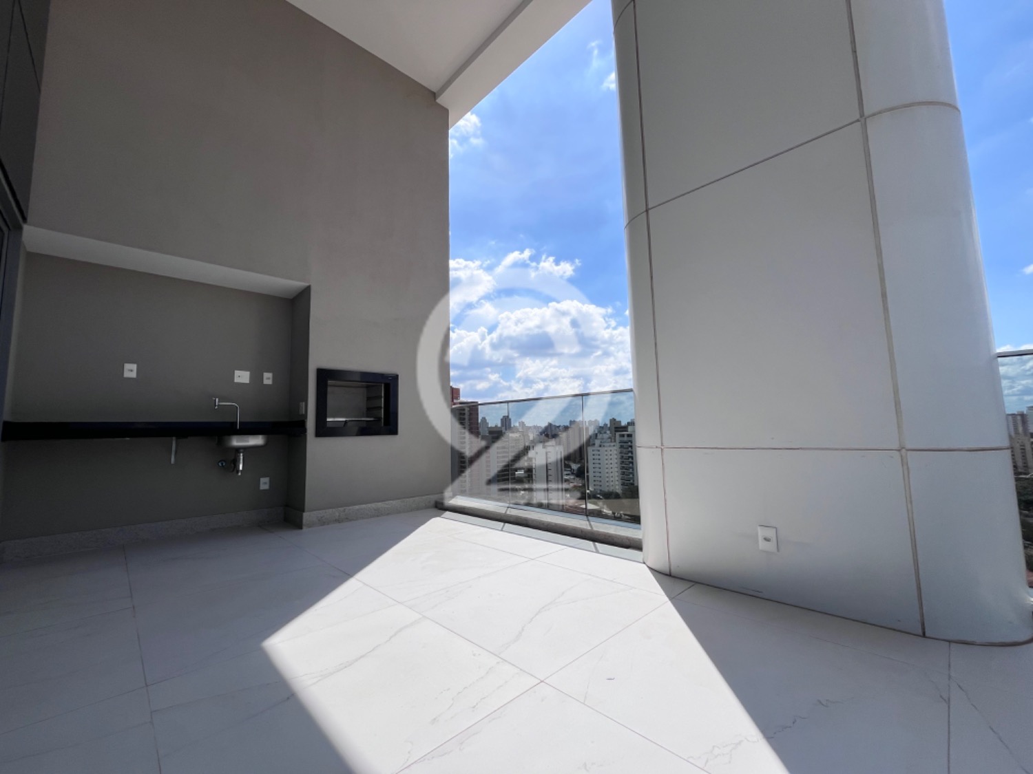 Lindo Apartamento Duplex Cambuí Campinas 193m2 em , Campinas - sp | SoloBR