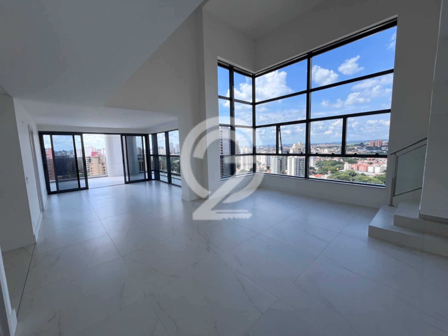 Lindo Apartamento Duplex Cambuí Campinas 193m2 em , Campinas - sp | SoloBR