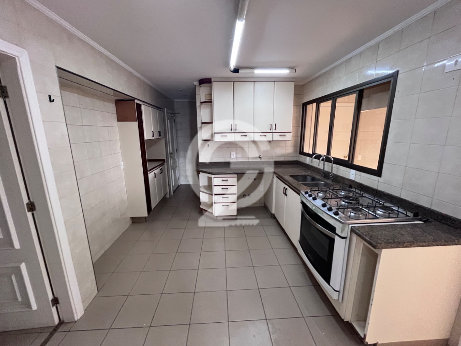 Cobertura com 4 Quartos e 6 banheiros à Venda, 414 m² por R$ 4.000.000 em , Campinas - sp | SoloBR