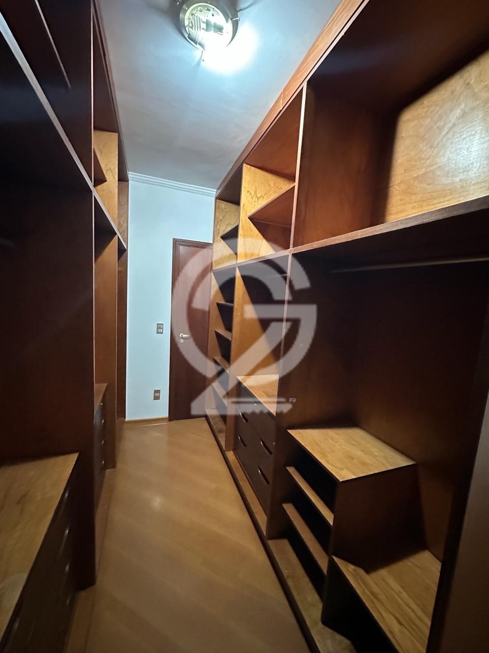Casa com 2 Quartos e 3 banheiros à Venda, 280 m² por R$ 1.100.000 em , Campinas - sp | SoloBR