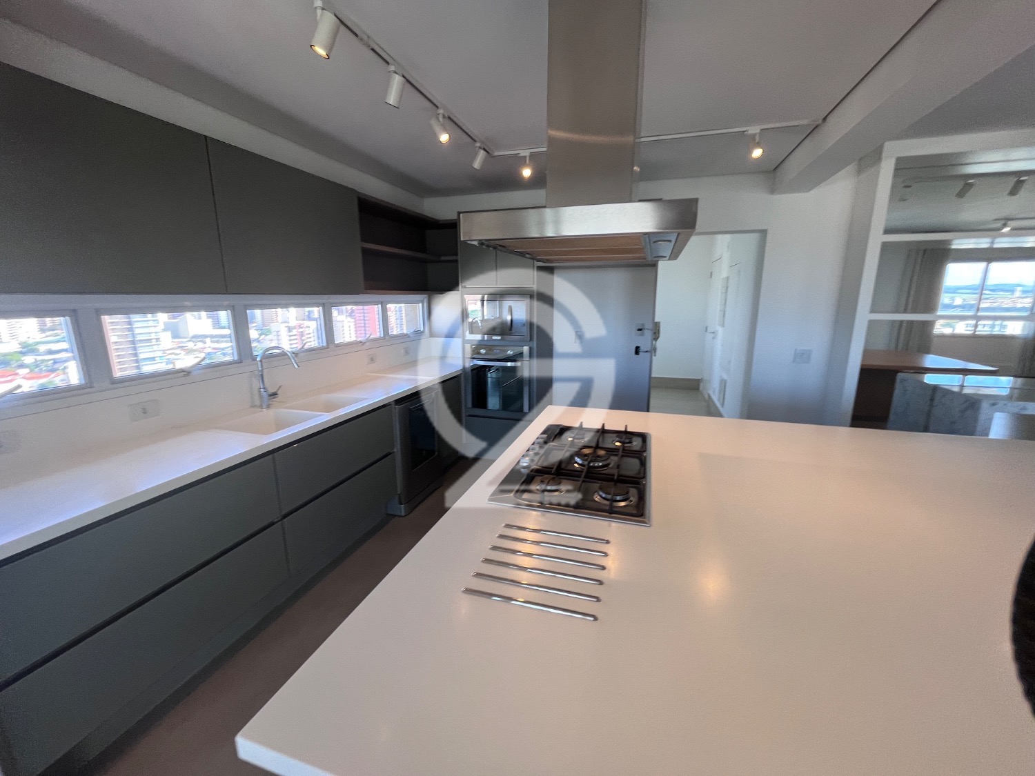 Apartamento com 3 Quartos e 4 banheiros à Venda, 213 m² por R$ 3.600.000 em , Campinas - sp | SoloBR
