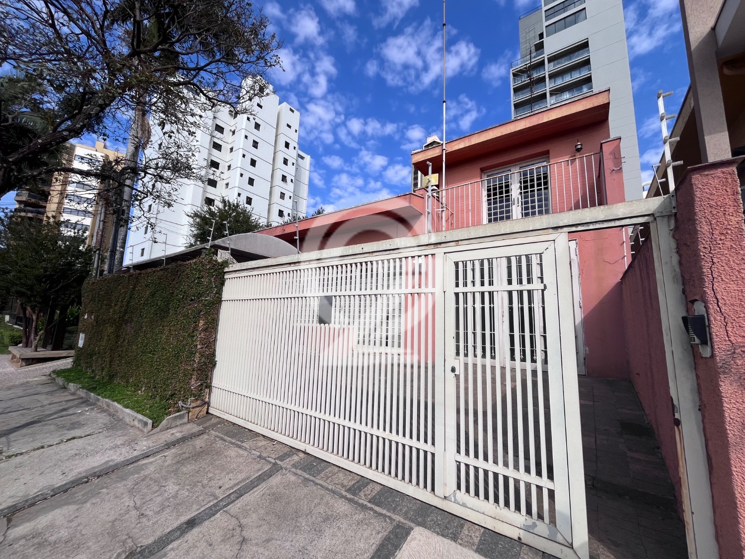 🏡✨ Casa à Venda ou Locação no Cambuí – Campinas/SP em , Campinas - sp | SoloBR