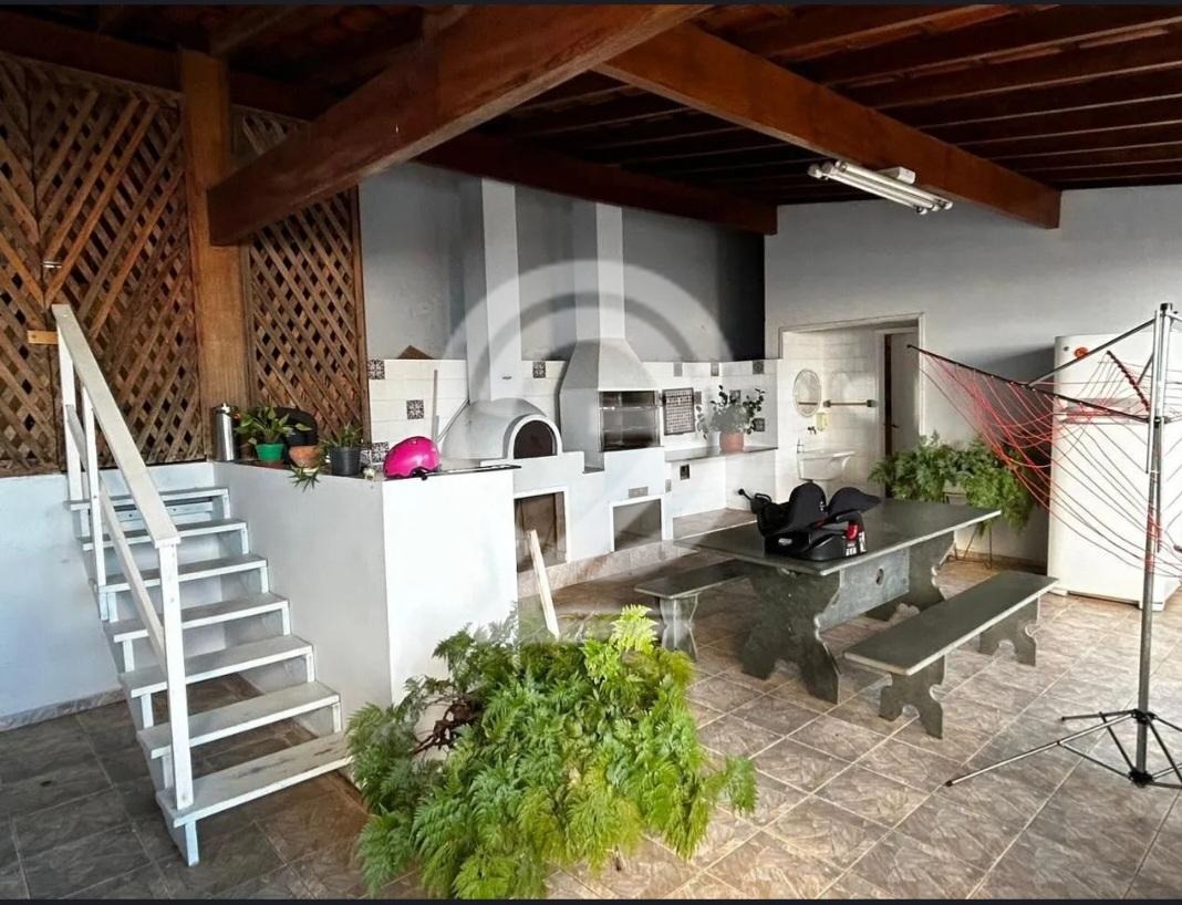 Casa para alugar em condomínio de alto nível, tranquilo e cercado de natureza em Sousas. em , Campinas - sp | SoloBR