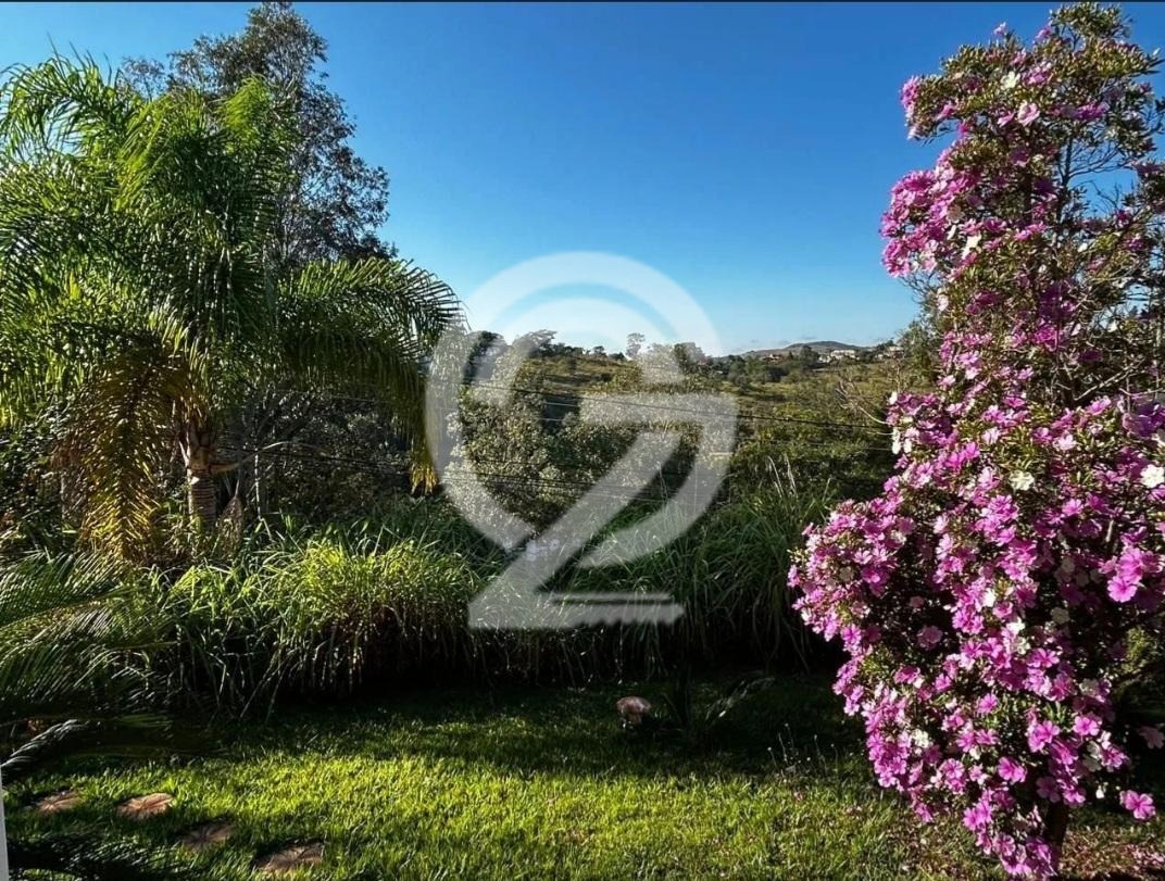Casa para alugar em condomínio de alto nível, tranquilo e cercado de natureza em Sousas. em , Campinas - sp | SoloBR